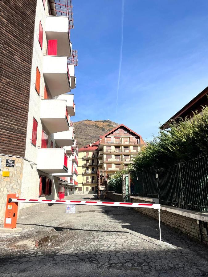 Gina's Home - Appartamento nel cuore di Bardonecchia Esterno foto